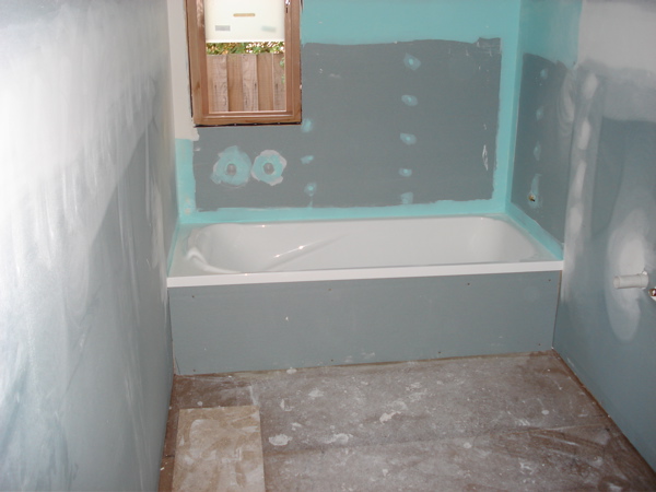 Как подготовить стены под плитку в ванной